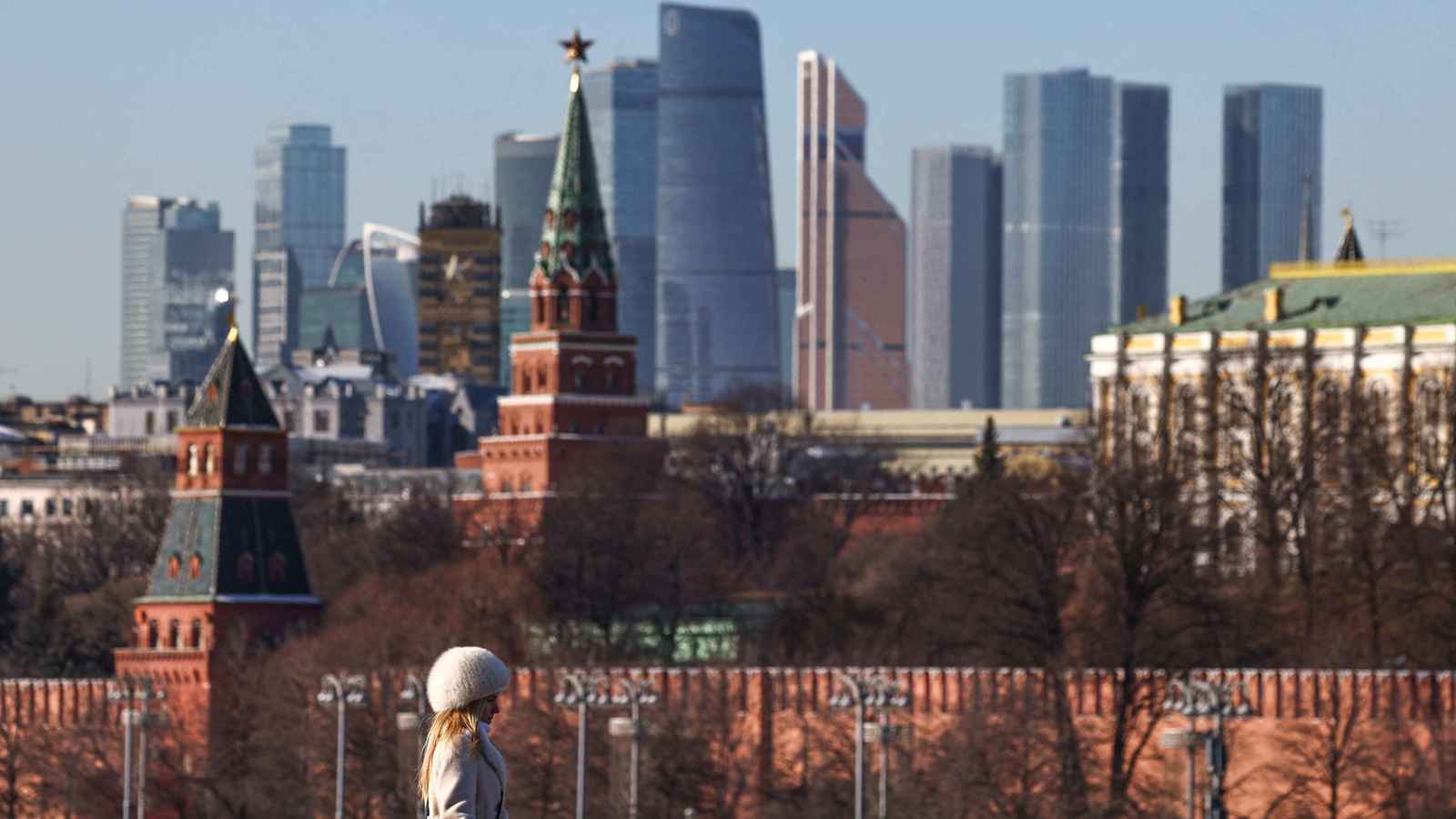 تفاصيل جديدة.. ماذا شملت العقوبات الأوروبية على روسيا؟