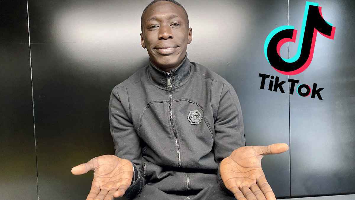 الهجرة توقف "كابي لاميه" لفترة قصيرة في أمريكا.. هل عرفتموه؟