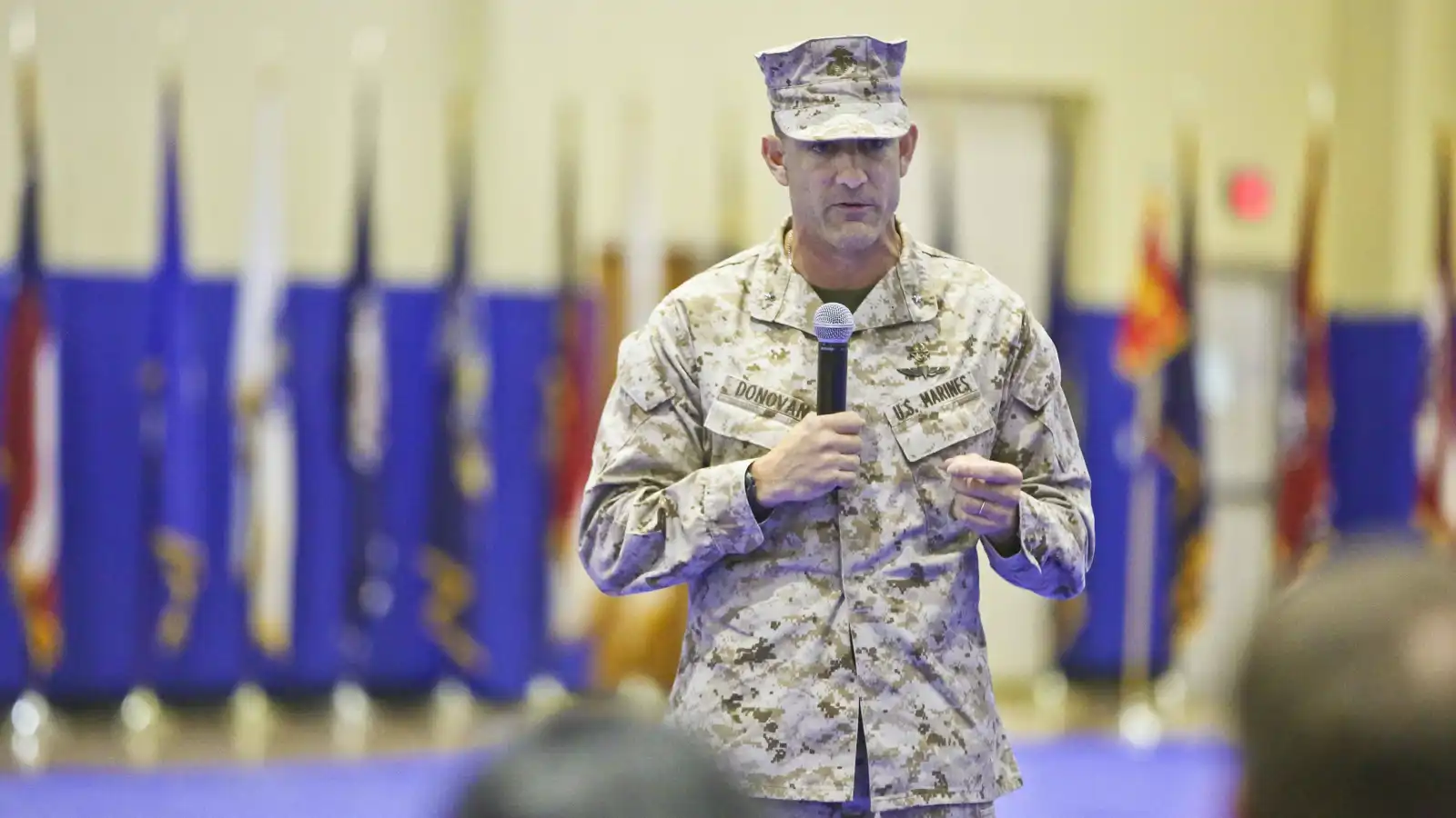 من مواجهة الحوثيين إلى فنزويلا.. من هو دونوفان قائد القوات الأمريكية "الجنوبية"؟