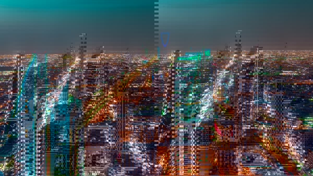 بلومبيرغ: الصندوق السيادي السعودي يعتزم اقتراض 7 مليارات دولار للاستثمار