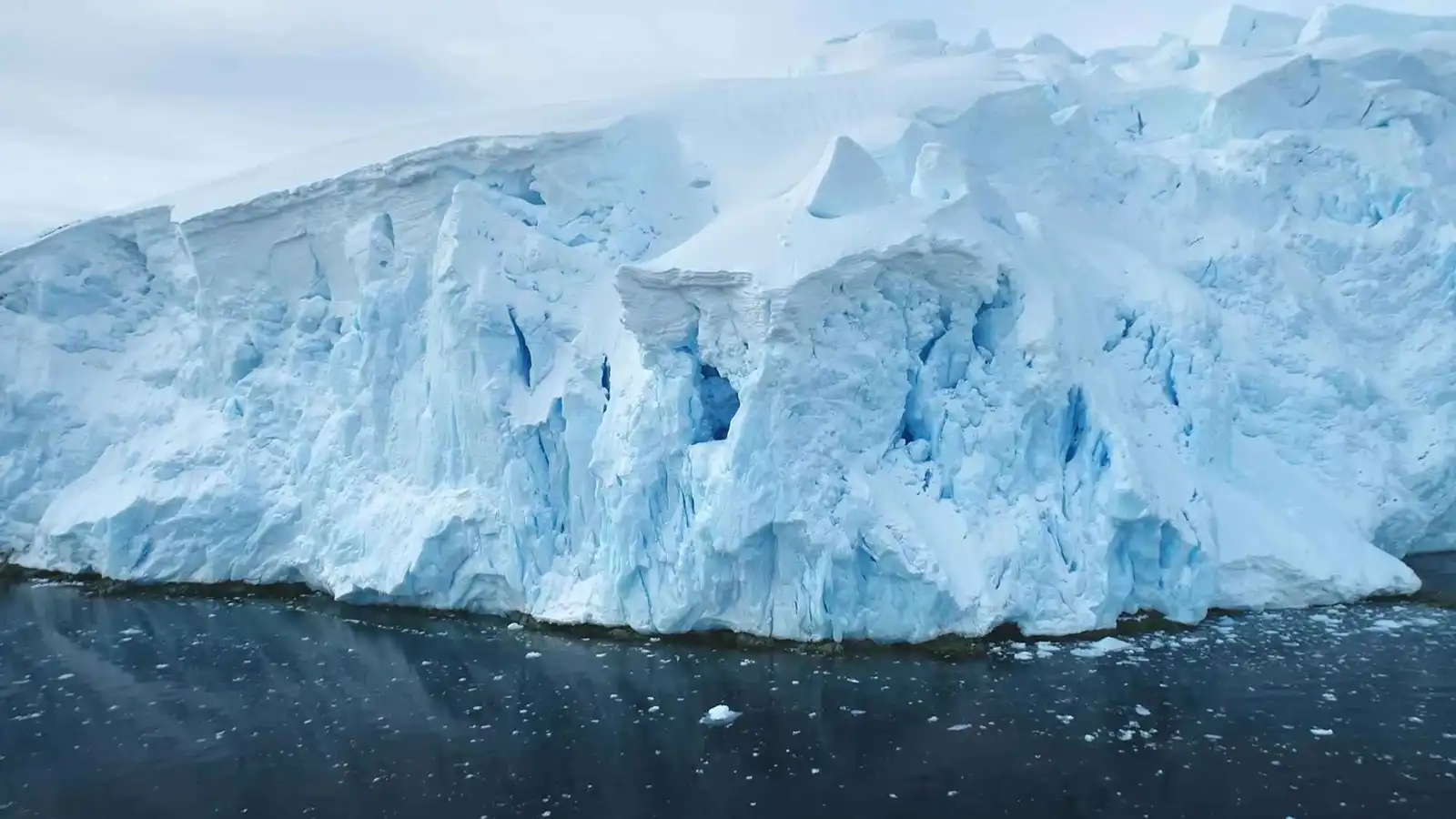 العلماء يحذرون: ذوبان "جليد يوم القيامة" يهدد حياة الملايين