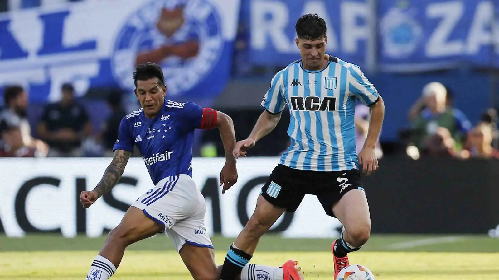 راسينغ الأرجنتيني يقهر كروزيرو البرازيلي ويتوج بلقب كوبا سود أمريكانا (فيديو)