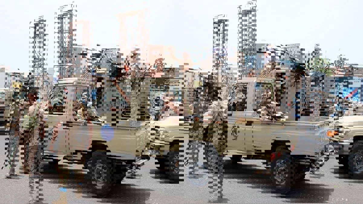 قوات "الحزام الأمني" تدخل شقرة ضمن ترتيبات لحملة أمنية مشتركة في أبين‎‎