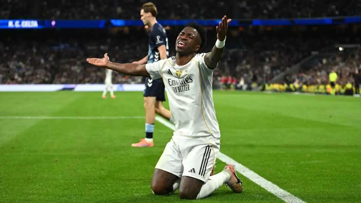 سخرية واسعة من فينيسيوس بعد محاولة فاشلة لتقليد كريستيانو رونالدو (فيديو)