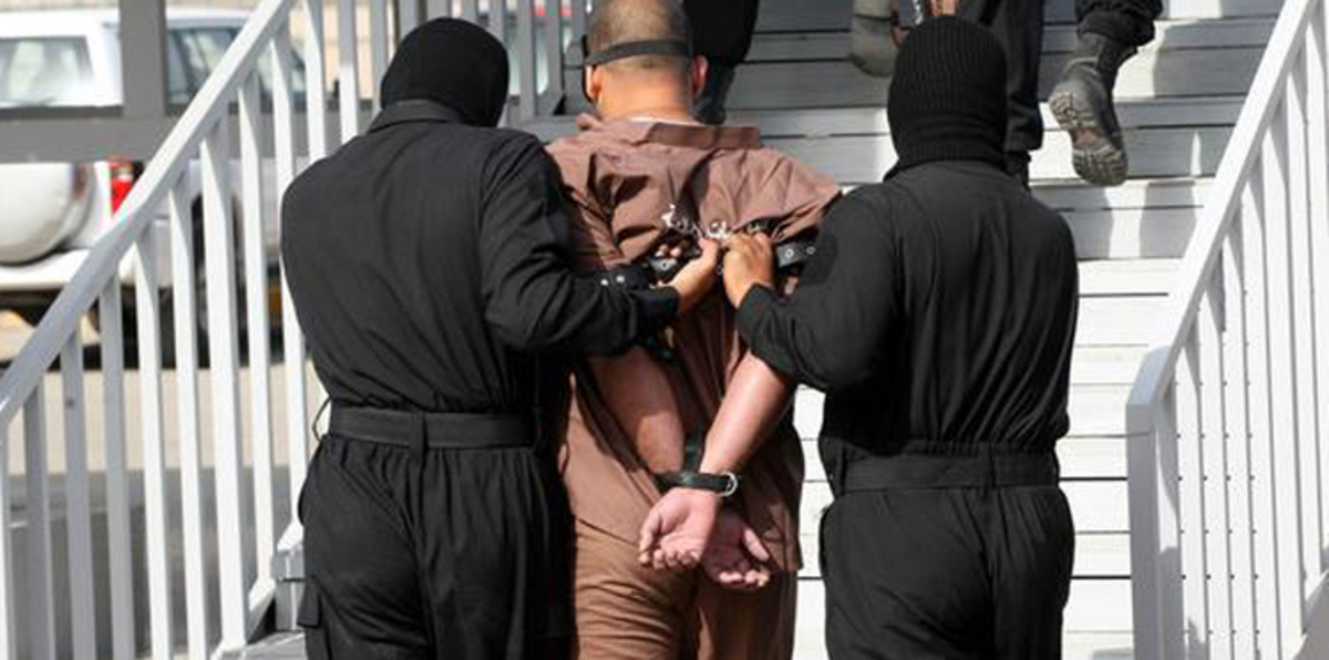 محاكمة 3 من أسرة واحدة لانضمامهم إلى داعش في السعودية.. أحدهم طبيب مارس الفاحشة وشرب المسكر