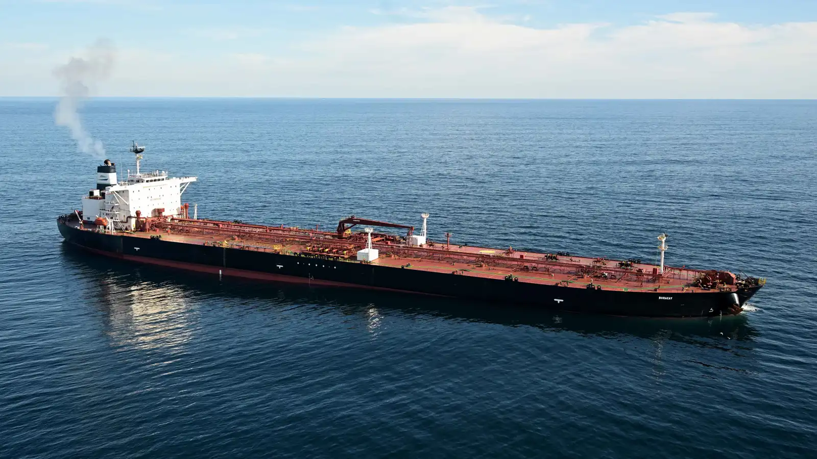 حرب إيران.. أمريكا تخفف عن روسيا ولندن تصعّد ضد "أسطول الظل"