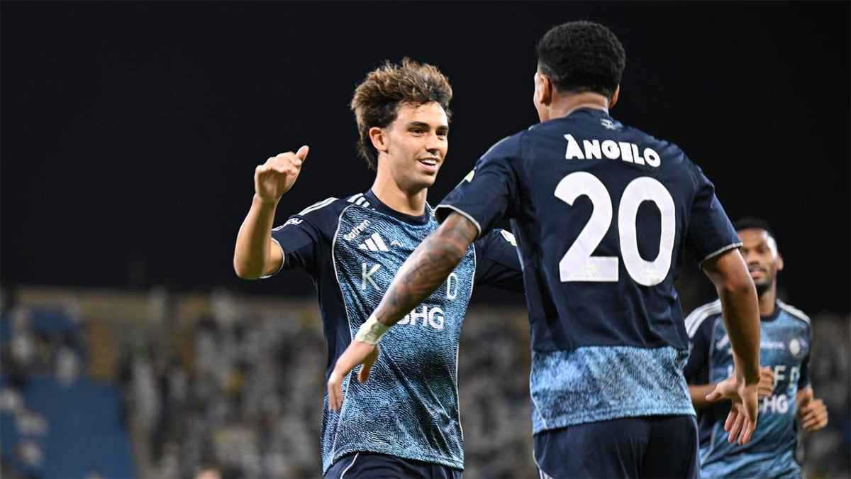 وجد مكانه على هذا الكوكب.. إشادات عالمية بعد هاتريك فيليكس في التعاون