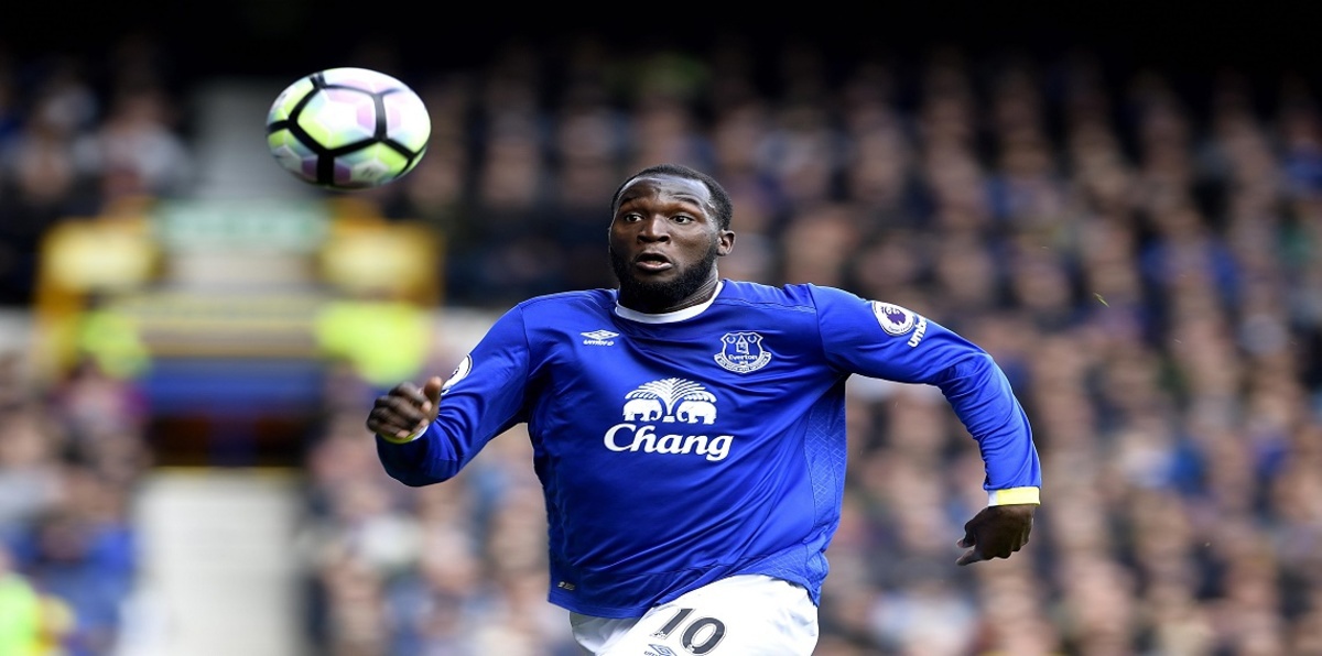 بوغبا يلمح إلى تعاقد مانشستر يونايتد مع لوكاكو (صورة)