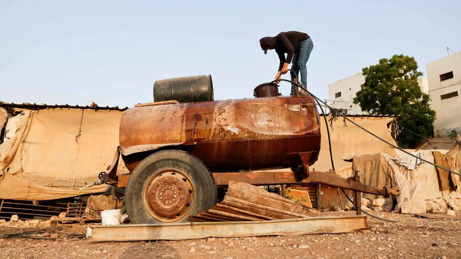 الفلسطينيون يواجهون مخاطر الجفاف بسبب هجمات المستوطنين