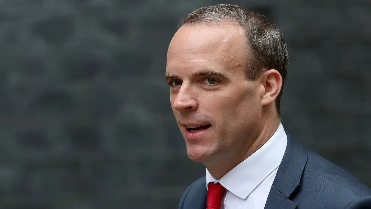 الحارس الشخصي لوزير الخارجية البريطاني ينسى مسدسه داخل الطائرة‎‎