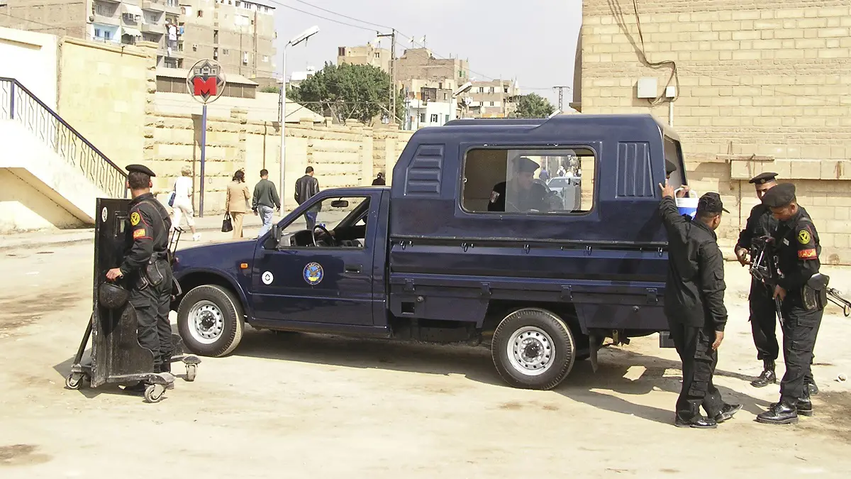 مصري يقتل زوجته رميًا بالرصاص وينتحر