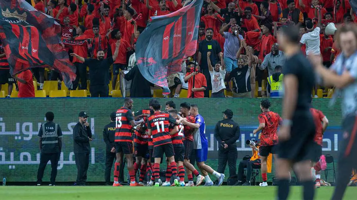 الرياض السعودي يخطف صفقة الأهلي المصري رسميا