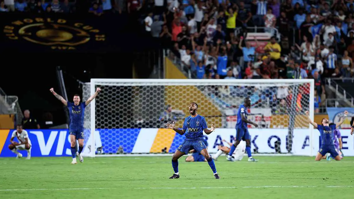 أرباح جنونية.. كم كسب الهلال بعد فوزه على مانشستر سيتي؟