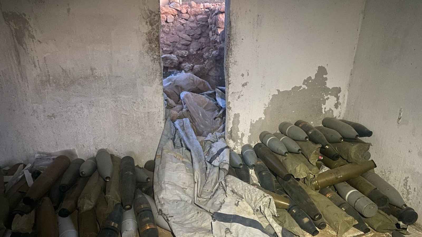 إسرائيل تدمر مقر القيادة المركزي لنظام الأسد في جبل الشيخ (صور وفيديو)