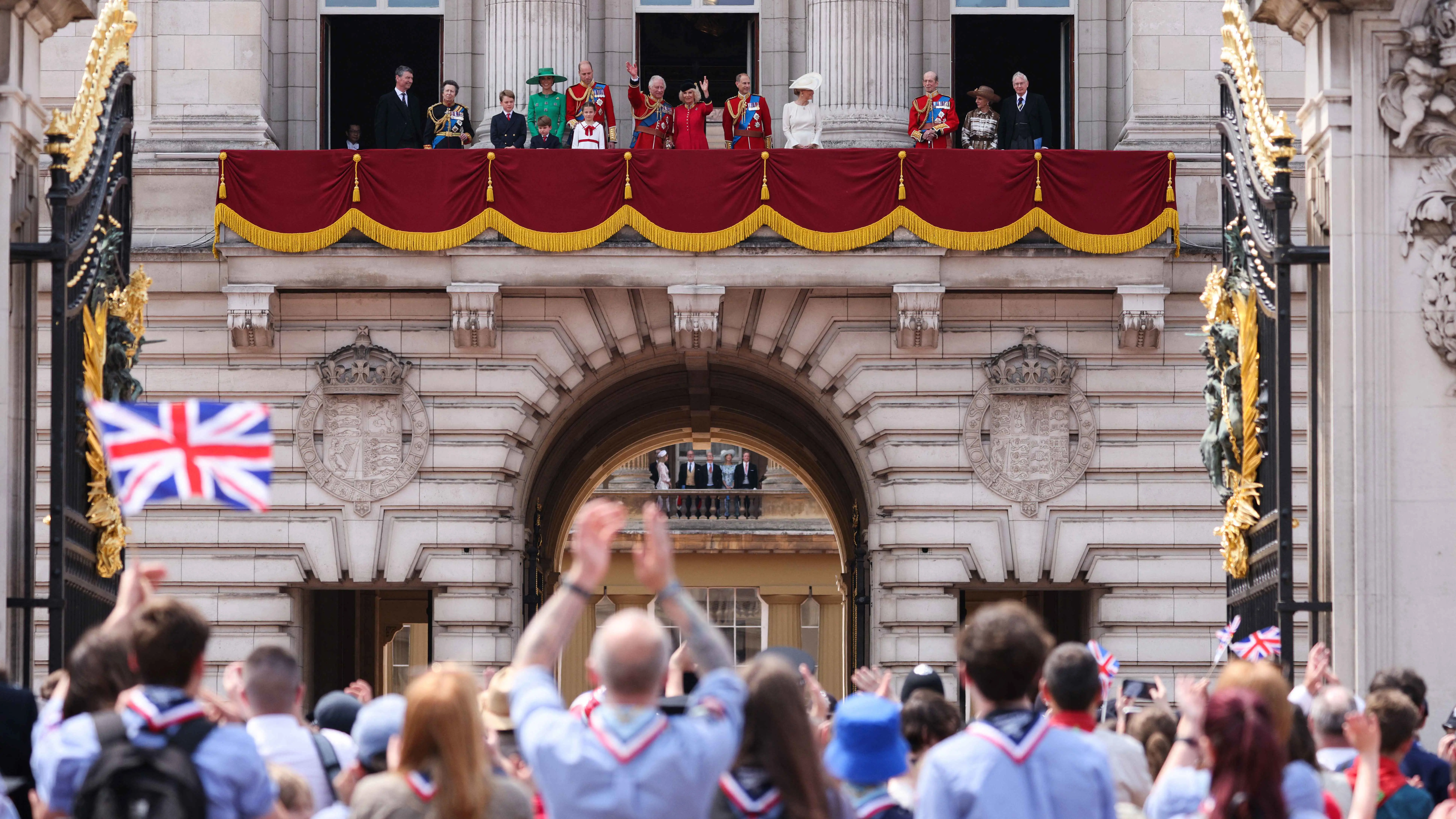 قصر بكنغهام يفتح غرفه تضم شرفة تاريخية