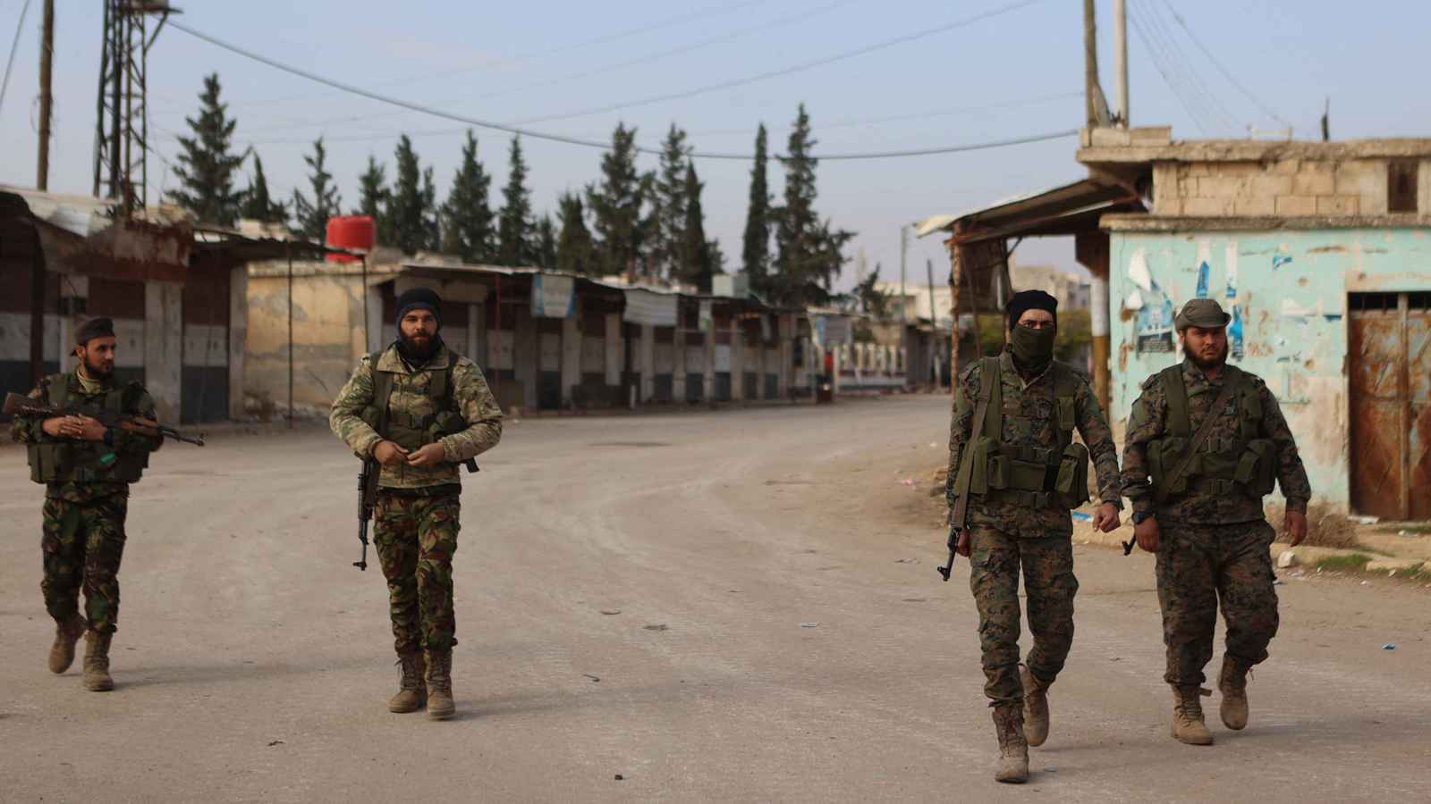 "تقدم سريع".. سبب سيطرة الفصائل على أحياء حلب غرباً وجنوباً (فيديو)