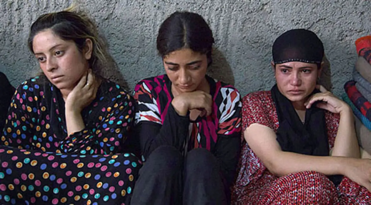 "داعش" يبيع الإيزيديات عاريات في الرقة السورية