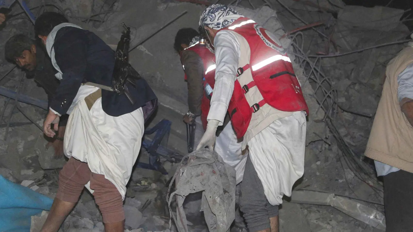 استراتيجية واشنطن "المزدوجة".. هل تكتب نهاية الحوثيين؟