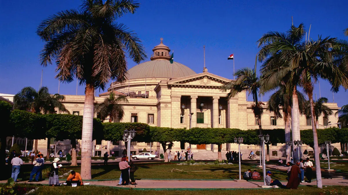 مصر.. حكم نهائي بحظر ارتداء النقاب على عضوات هيئة التدريس بجامعة القاهرة