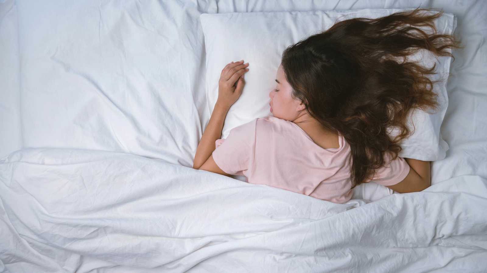 لماذا يسيل لعابك أثناء النوم؟