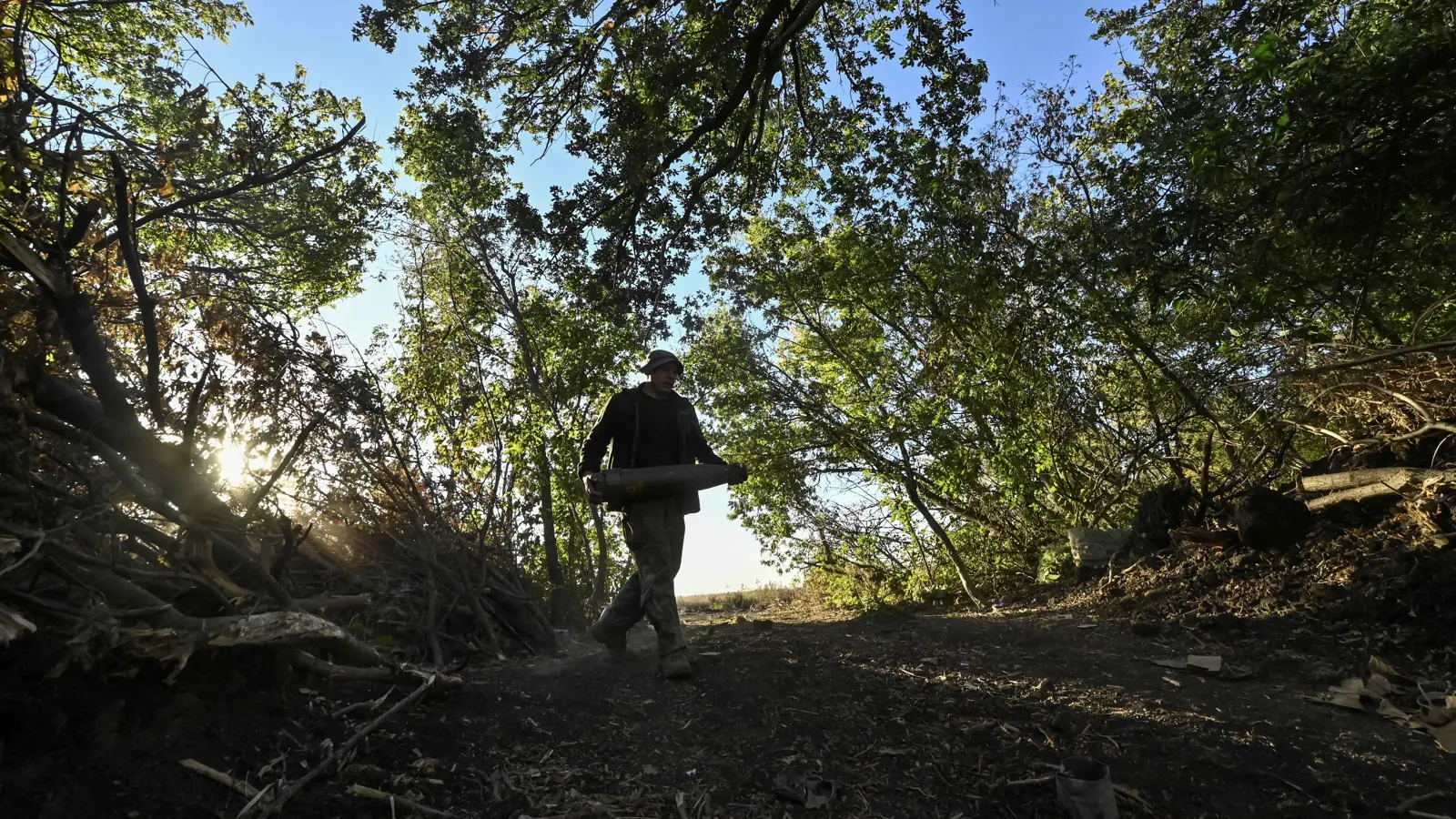 "تقترب من كراسنوغوروفكا".. روسيا تسيطر على قريتين في دونيتسك