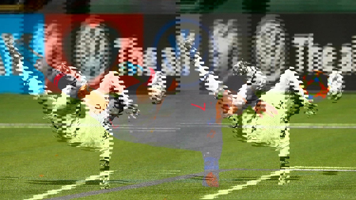 البرتغال تمنح رونالدو لقبًا جديدًا بعد خسارته جائزة أفضل لاعب في العالم والدون يعلق برسالة غامضة (صورة)