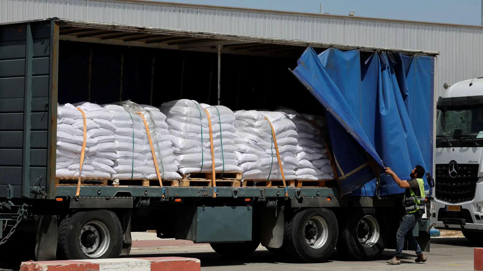 الأمم المتحدة: خطة توزيع المساعدات في غزة "تشتيت للانتباه"