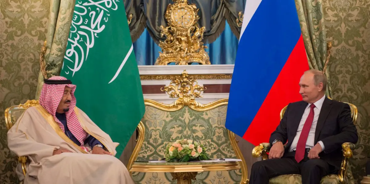 من موسكو.. العاهل السعودي يطالب إيران بالكف عن التدخل في الشرق الأوسط