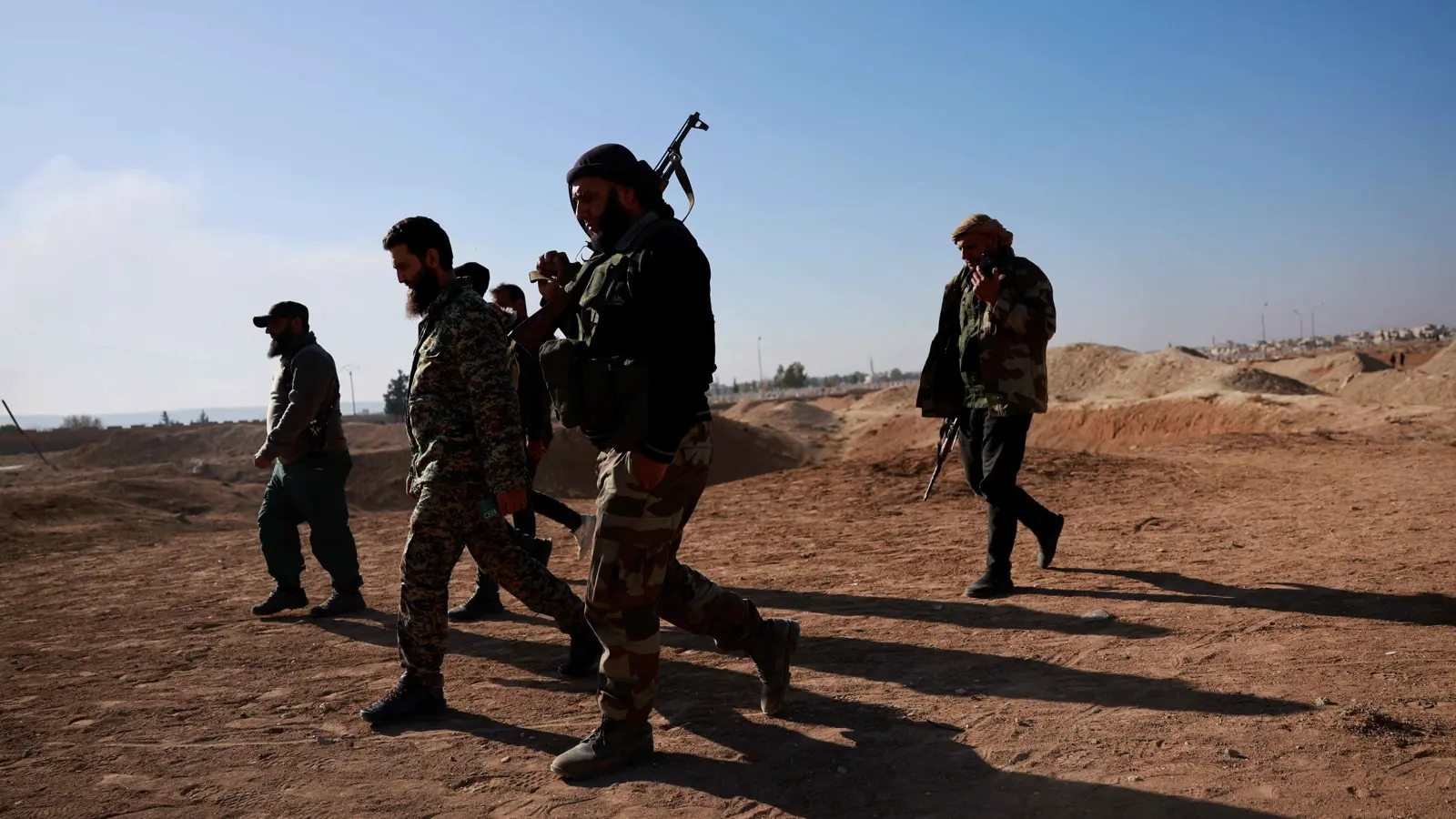 جيش بلا "انتماءات فصائلية".. سوريا تواجه التحدي الأصعب