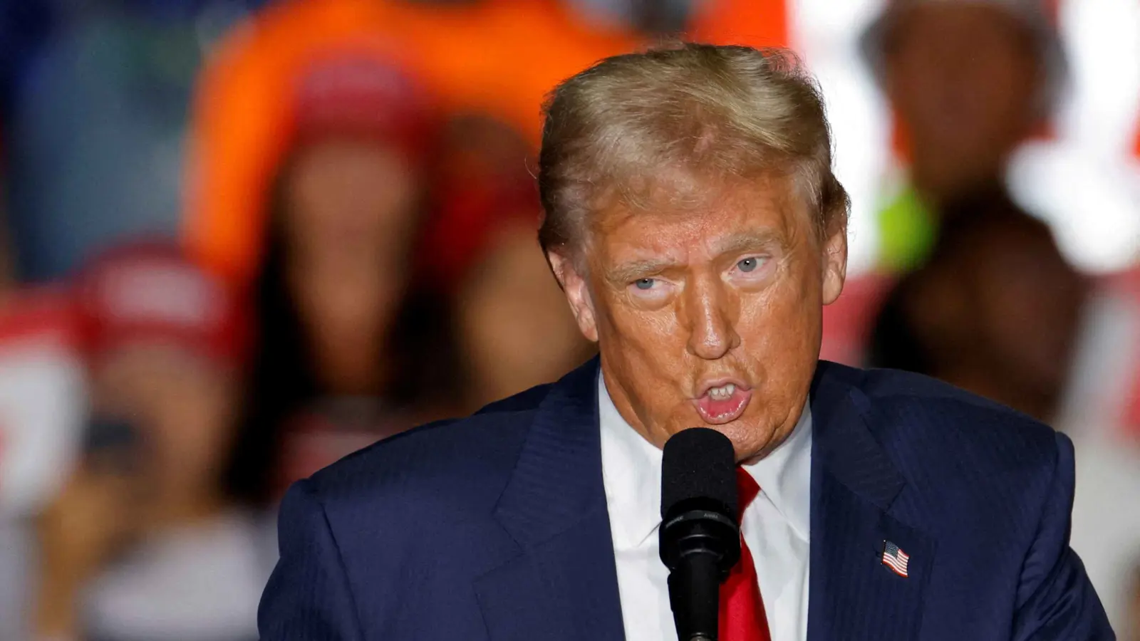 يواجه "عاصفة" اتهامات.. ترامب في مواجهة "الجنرالات"