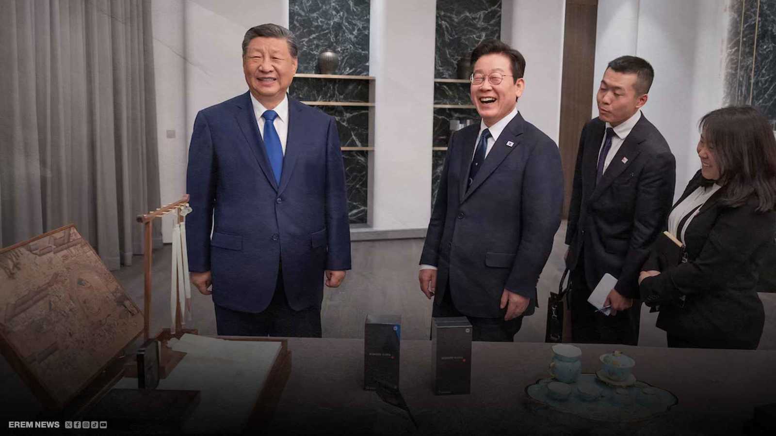 الرئيس الصيني يفاجئ نظيره الكوري بهدية وتلميح بين المزاح والسياسة (فيديو إرم)