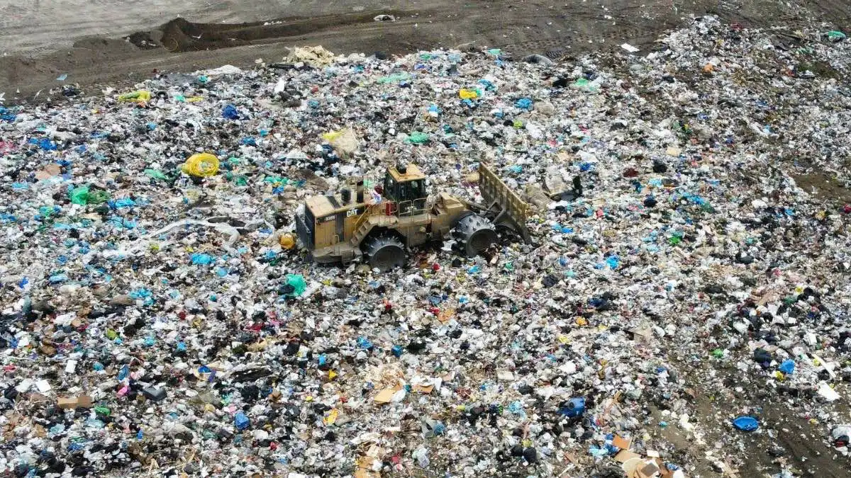 انبعاثات ميثان مكبات النفايات.. خطر متصاعد يهدّد المناخ