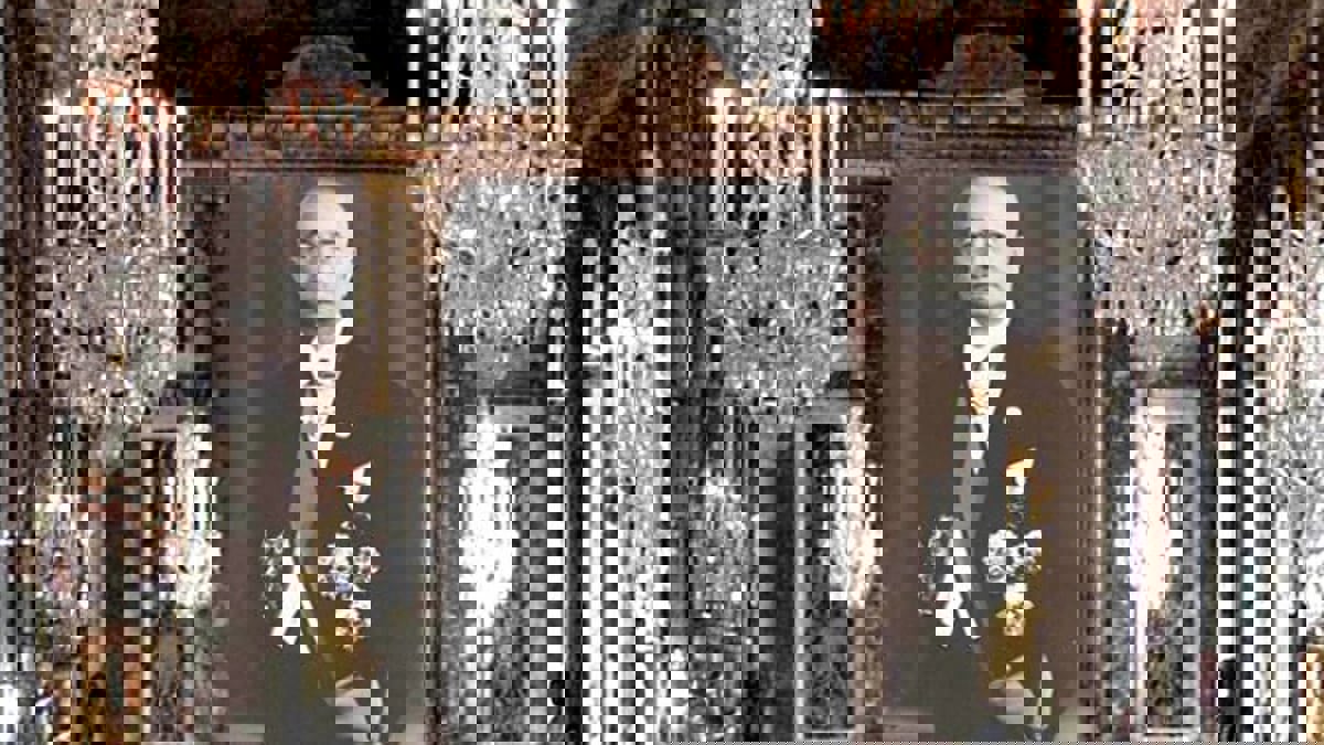 أرشد العمري يمازح مرافقه