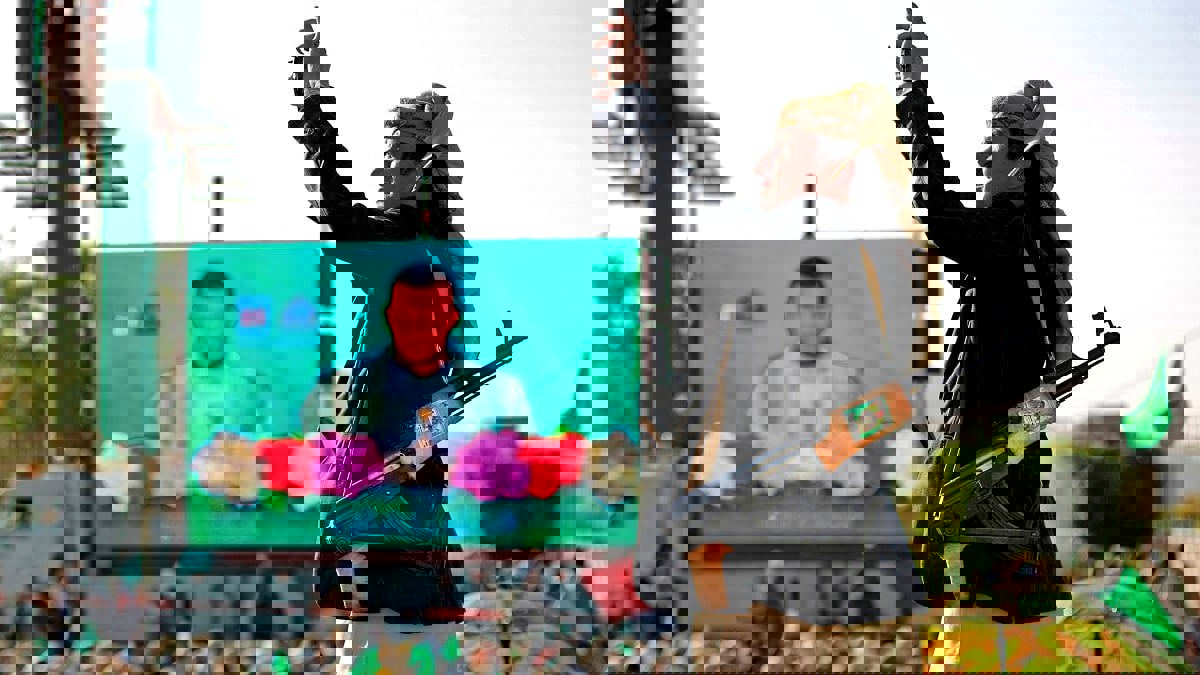 محكمة حوثية تجرم استخدام  تطبيق "واتساب" وتأمر بإزالته