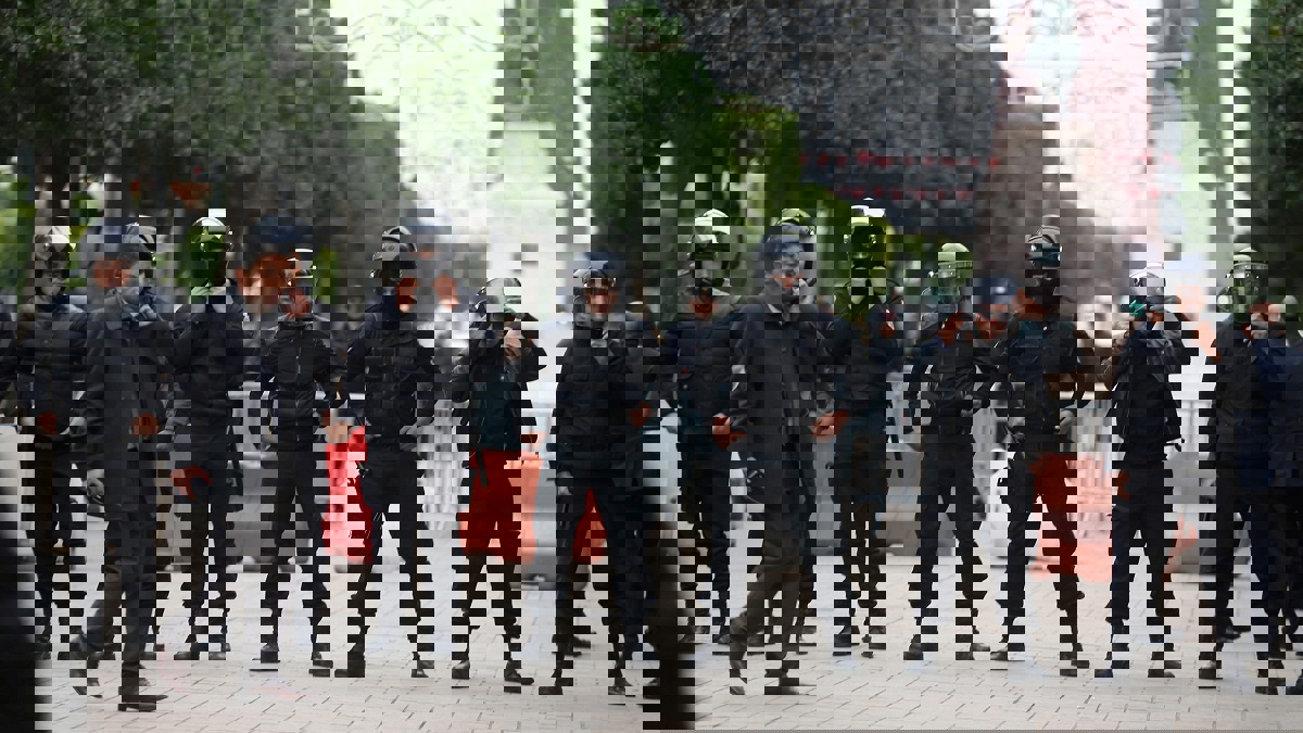 انتحاري يفجر نفسه في محيط وحدة "مكافحة الإرهاب" بتونس 