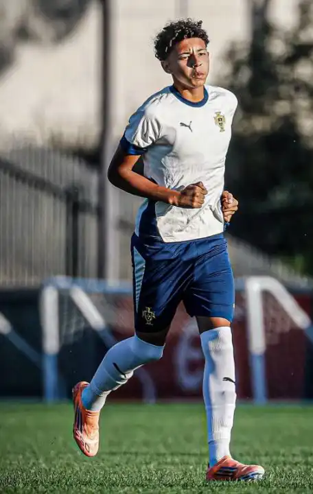 رافايل كابرال لاعب منتخب البرتغال للناشئين