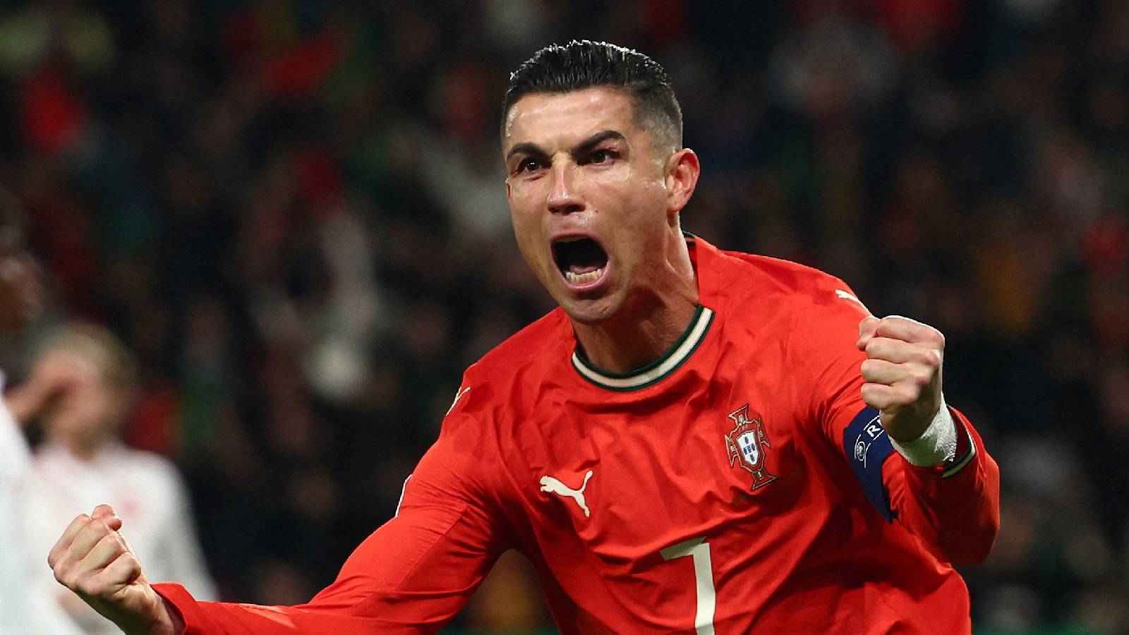 ضربة جزاء مهدرة وهدف.. كيف رد رونالدو على الانتقادات أمام الدنمارك؟