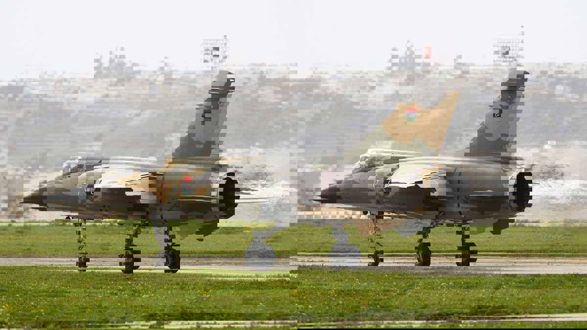 قائد عسكري: الجيش الليبي سينفذ ضربات جوية مكثفة ضد أهداف بطرابلس‎