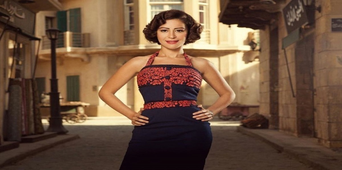 زيزي مصطفى: هذا سبب انفصال منة شلبي عن خالد يوسف.. وخلعت الحجاب بناءً على نصيحة طبيب