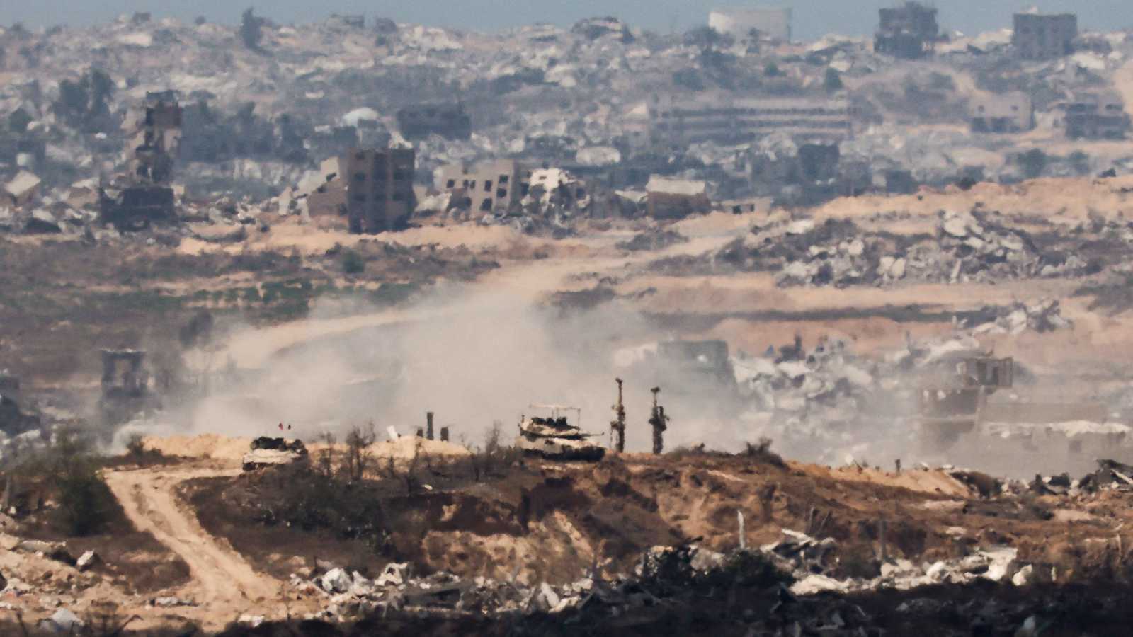 آخرها على جباليا.. مقتل 30 فلسطينيًا بغزة إثر غارات إسرائيلية