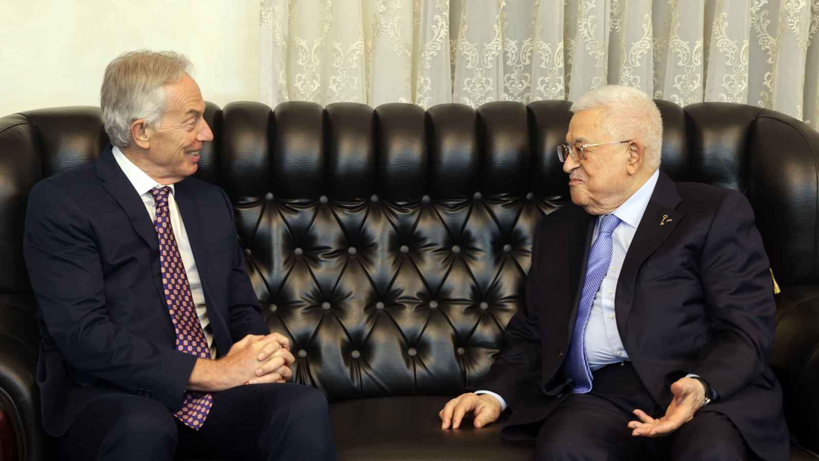 الرئيس الفلسطيني: على حماس تسليم السلاح للسلطة