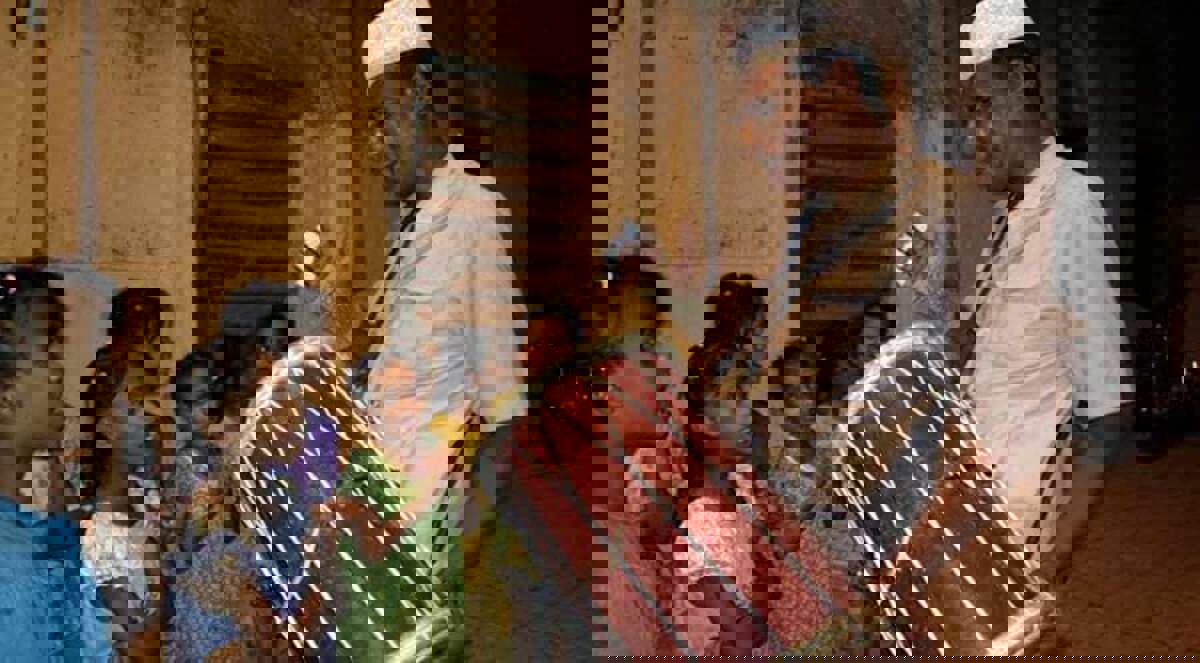 حضرموت.. "المسحراتي" عادة تتحدى الزمن