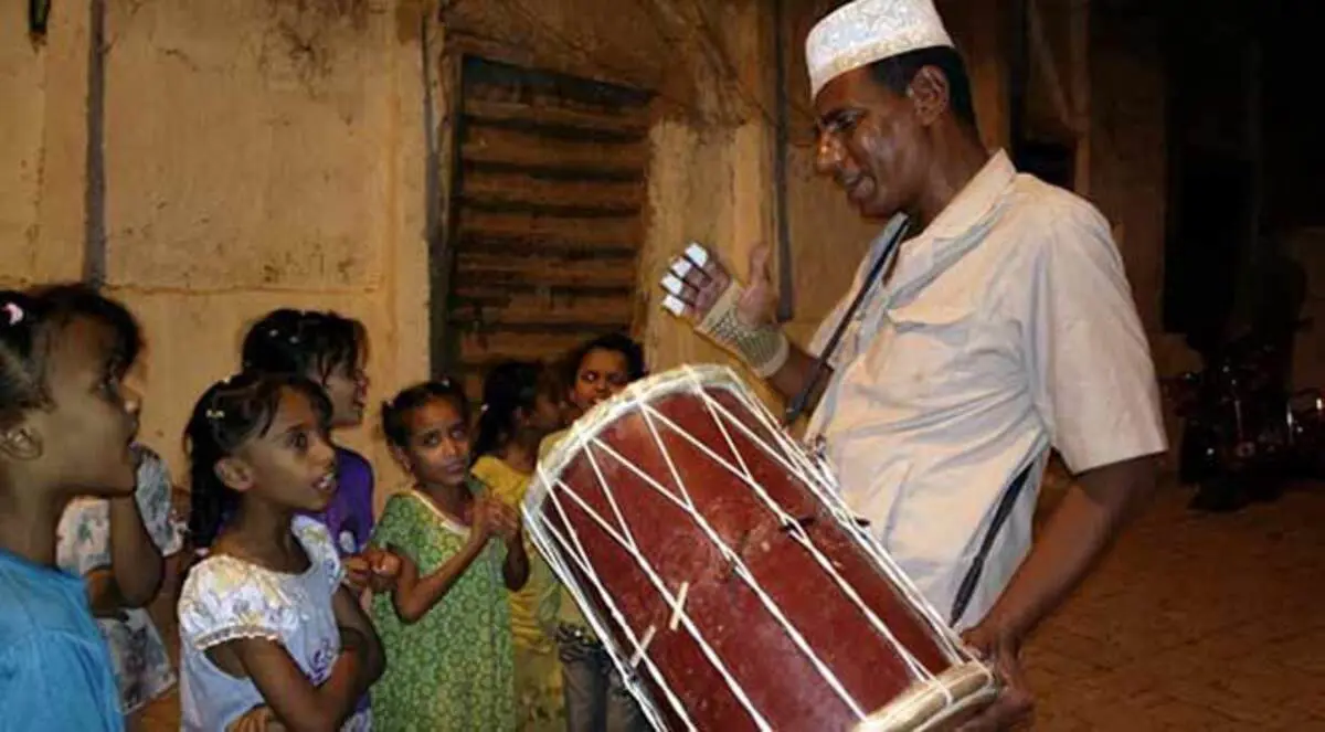 حضرموت.. "المسحراتي" عادة تتحدى الزمن