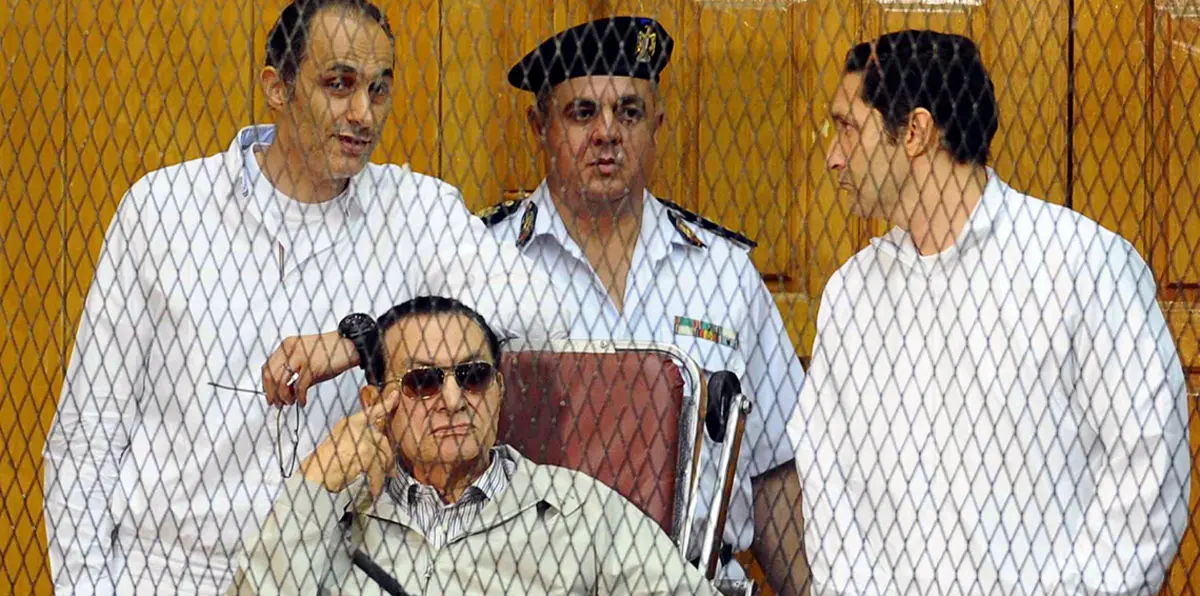 محكمة مصرية ترفض طلب مبارك ونجليه التصالح بقضية "القصور الرئاسية"