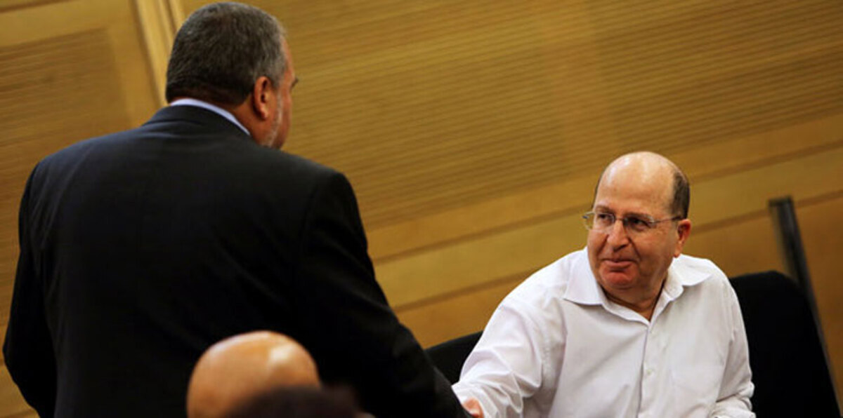 المعارضة الإسرائيلية تدعو وزير الدفاع المُستقيل للانضمام إليها