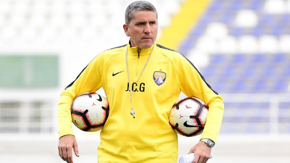 جاريدو يشكك في الهدف الأول لشباب الأهلي دبي على العين