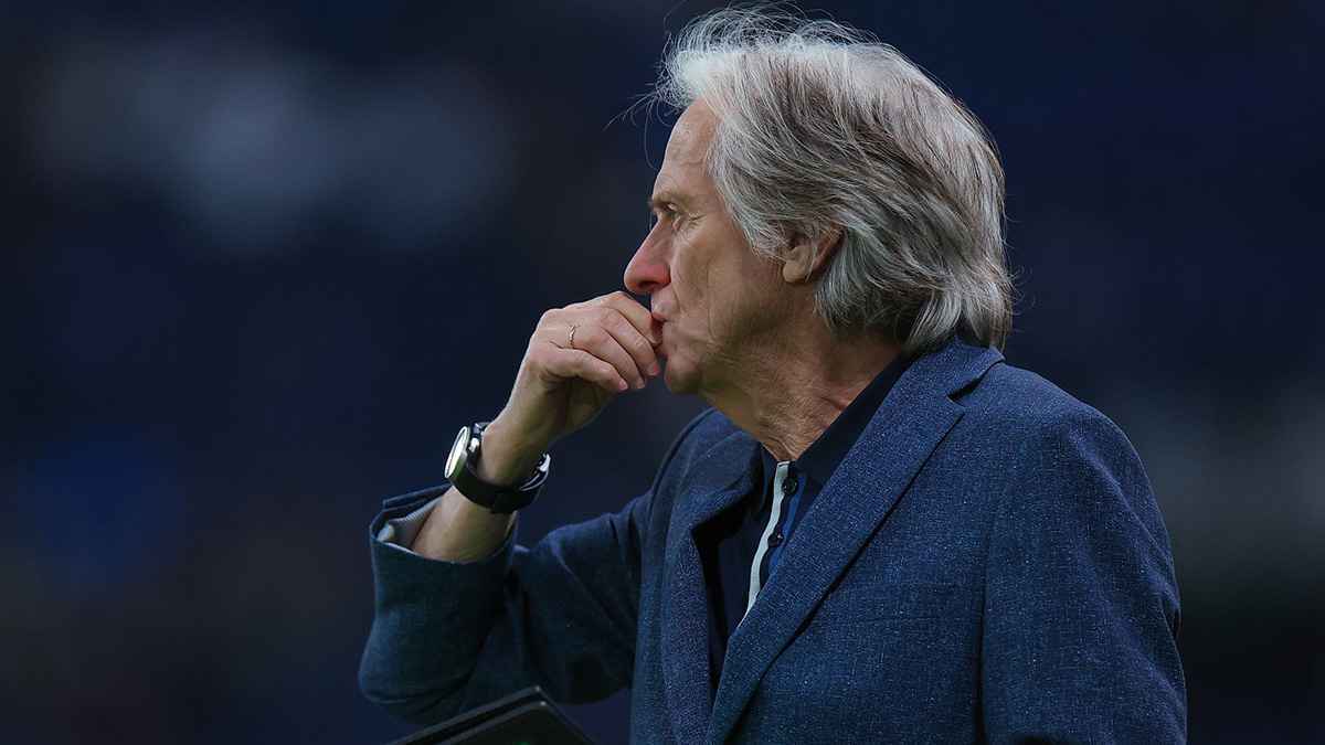 اسم مفاجئ.. الهلال يحدد بديل "جيسوس"