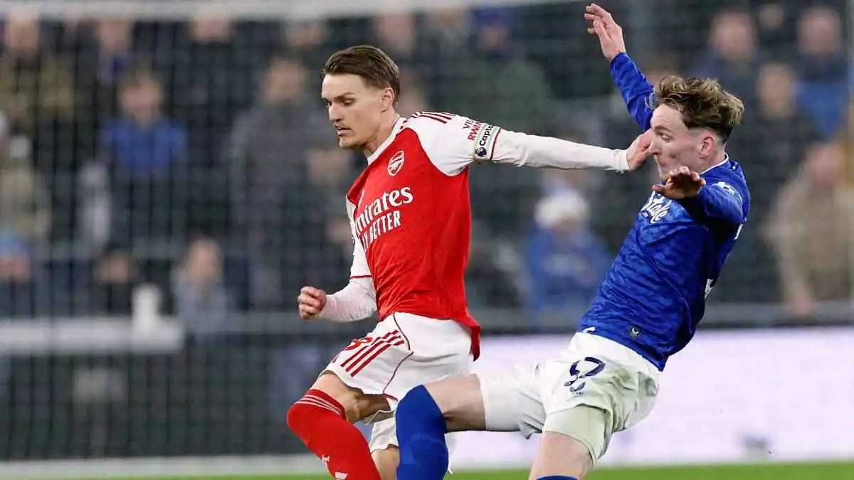 ترتيب الدوري الإنجليزي بعد فوز آرسنال وليفربول ومانشستر سيتي