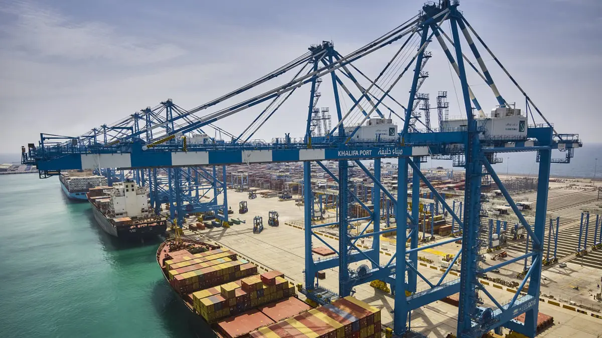 "أبوظبي للموانئ" تستحوذ على 70% في شركتين مصريتين