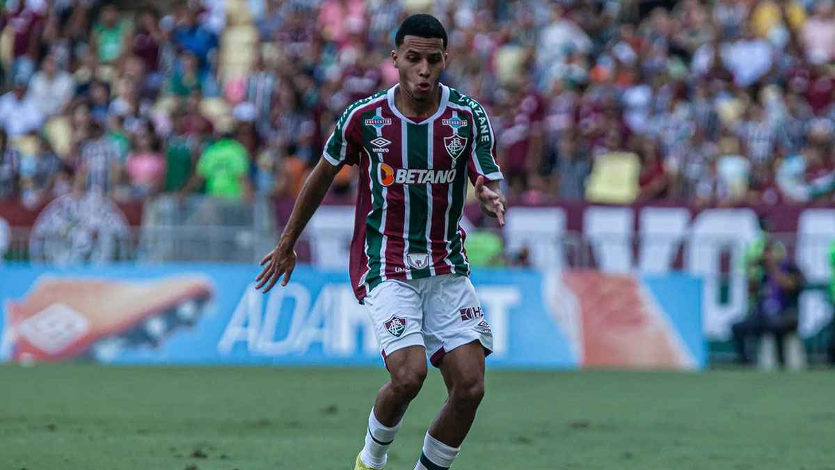 الأهلي السعودي يقترب من صفقة برازيلية قوية